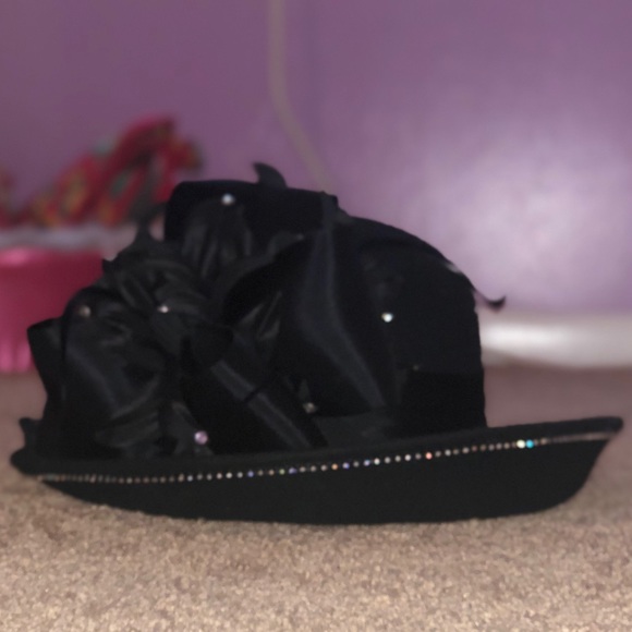 Hat - Picture 2 of 4